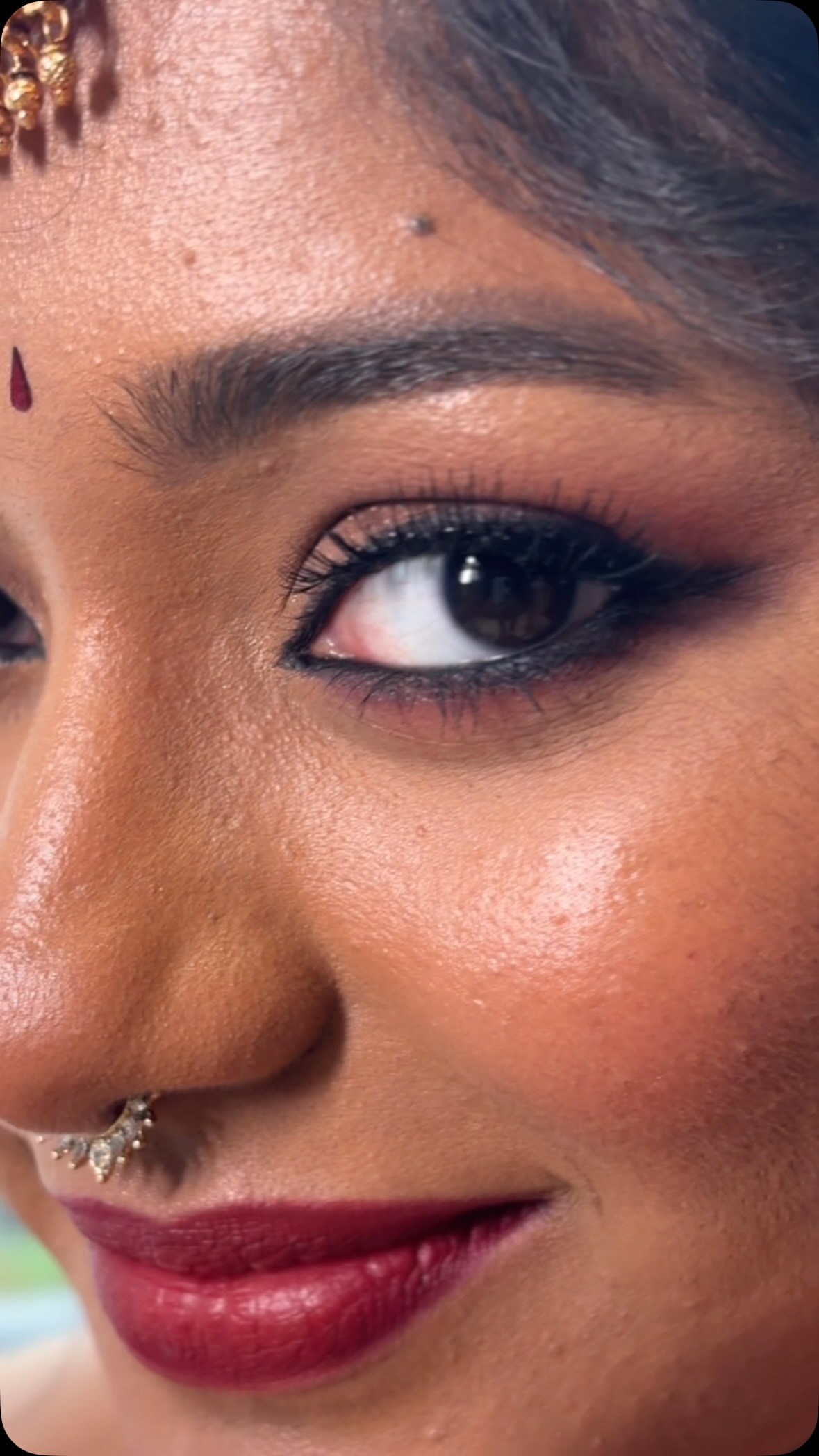 Glow and Shield: Easy Sunscreen Hacks for Your Skin's Radiance!